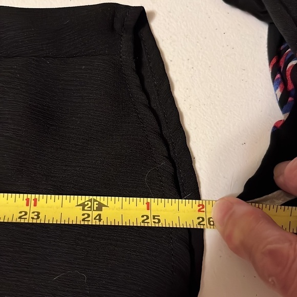 New directions black cold shoulder top. Sz small - Picture 7 of 7